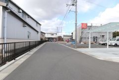 南側道路。主に住民以外はあまり通らないので安心。2026年1月撮影