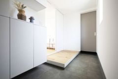 土間収納・玄関収納付きのベビーカーもそのまま入れる玄関土間