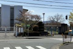 川上小学校 270m