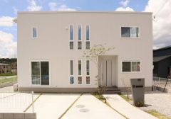 ・太陽光パネル搭載・建物面積117.58m2（35.56坪）・２×４工法