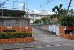 橋本市立紀見小学校 徒歩約16分。車約5分。 1230m