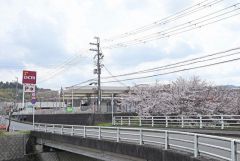 DCM橋本店 徒歩48分。 3780m