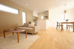 ・21帖LDK・シンプルナチュラルインテリア・リビング階段