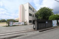 橋本市立城山小学校 徒歩25分。 2000m
