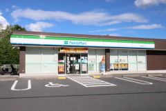 ファミリーマート橋本御幸辻店 徒歩7分。 520m