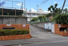 橋本市立紀見小学校 徒歩20分。 1600m