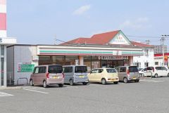 セブンイレブン高野口町伏原店 徒歩約5分。自転車約3分。車約2分。国道24号線沿い。 250m