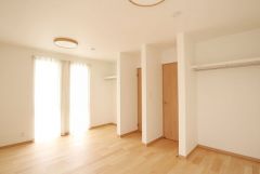 ・8.6帖の洋室・２部屋へ間仕切り可能