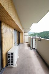 洗濯物を干しても通れるので洗濯物も干しやすい